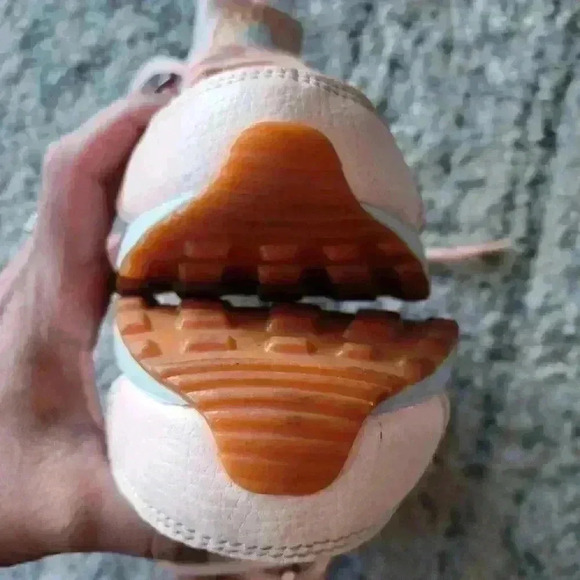 Nike Air Women Huarache Run Sunset TINT/WHITE-GUM 6.5 - Picture 13 of 15